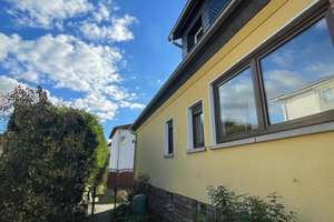 Großzügiges Mehrfamilienhaus mit zwei Gebäuden in Bergen-Enkheim – Die vollständige Adresse der Immobilie erhältst du vom Anbieter., 60388 Bergen-Enkheim, Frankfurt am Main – Vorschaubild 13