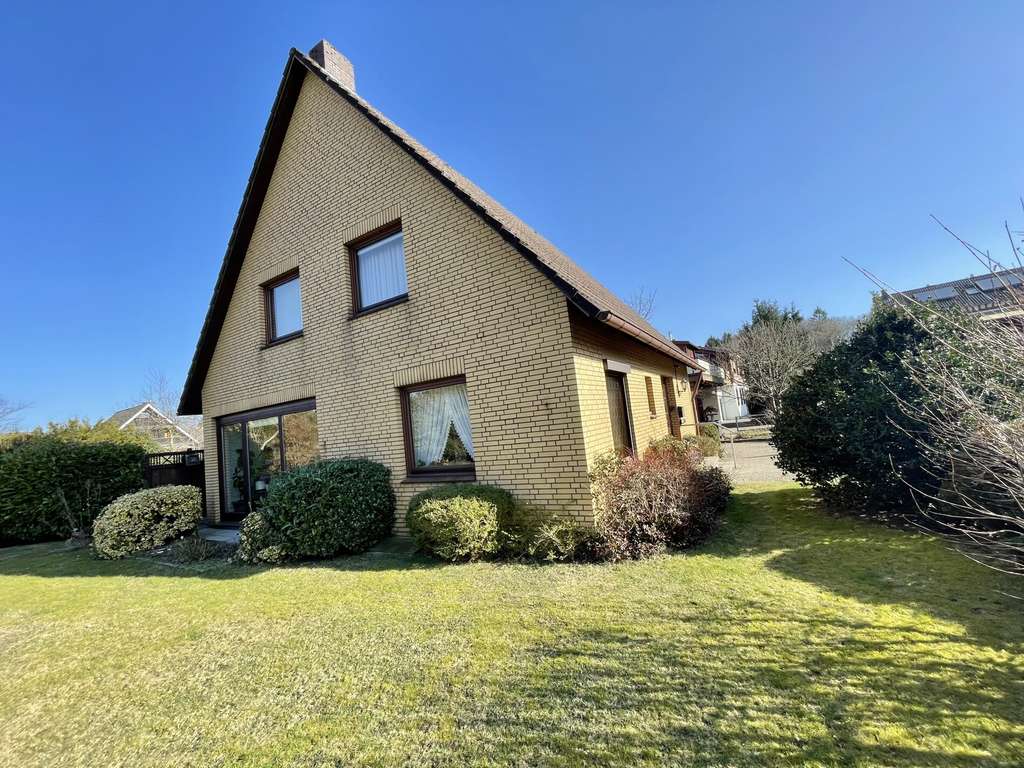 Immobilie in Großensee - Trittau: Einfamilienhaus mit großem Garten und viel Zukunftspotenzial in ruhiger Lage (A 3611) - Bild 2