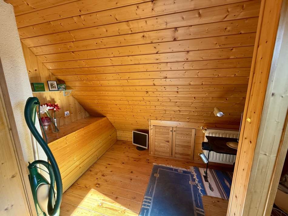 Schlafzimmer-Büro 1 DG