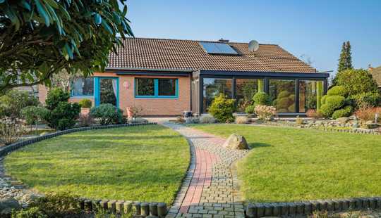 Bild von Sehr gepflegter Bungalow auf parkähnlichem Grundstück am Ortsrand von Elze in der Wedemark zum Kauf