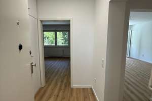 Hochwertig sanierte Traumwohnung am Waldrand – große Loggia & neue Einbauküche – Rostocker Straße 15, 42109 Uellendahl-Katernberg, Wuppertal – Vorschaubild 9