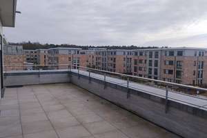 Exklusives Penthouse mit 3 Zimmern und Balkon in Neu Wulmstorf