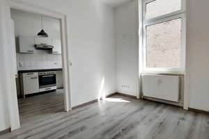 Karlstraße: Appartement mit EBK im ruhigen Hinterhaus - Parkplatz möglich – Karlstraße 36, 65185 Mitte, Wiesbaden – Vorschaubild 2