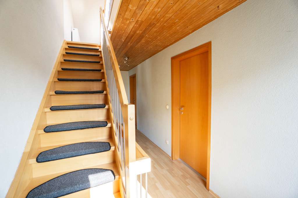 Immobilie in Inzigkofen - Modernisiertes Einfamilienhaus mit Scheune und vielseitigen Nutzungsmöglichkeiten - Bild 1