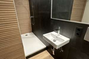 4-Zimmer Luxuswohnung mit Panoramablick bis ins Siebengebirge.Schwimmbad und Sauna im Haus. – Die vollständige Adresse der Immobilie erhältst du vom Anbieter., 53117 Bonn-Castell, Bonn – Vorschaubild 15