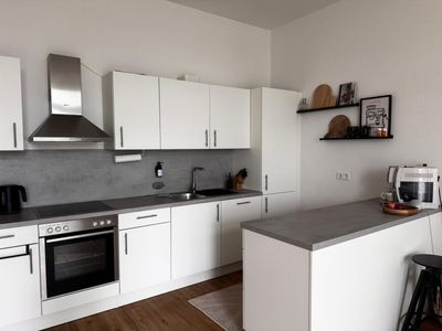Großzügige, sehr schöne und moderne 2-Z. Wohnung mit Balkon und neuer EBK, in Rastatt,