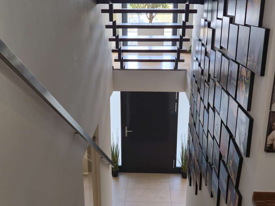 Treppe zur Erschließungsebene