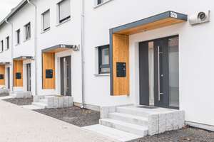 Geräumiges Reihnmittelhaus mit sehr geringem Energieverbrauch – Die vollständige Adresse der Immobilie erhältst du vom Anbieter., 68519 Viernheim – Vorschaubild 2