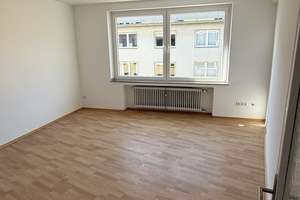 Erstbezug nach Sanierung mit Winterbalkon und EBK: Stilvolle 3-Zimmer-Wohnung in Düsseldorf – Gneisenaustraße 21, 40477 Pempelfort, Düsseldorf – Vorschaubild 7