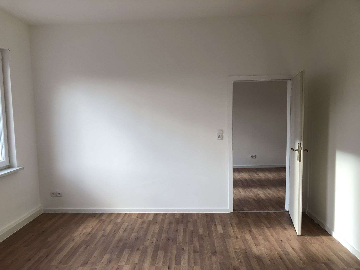 Immobilie in Zwenkau - großes Reihenendhaus in Zwenkau 8 Zimmer mit 180 m² Wohnfläche mit Garten und Garage - Bild 0