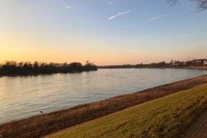 Zwischen Schlosspark u Rhein: 4 Zimmer Maisonette Wohnung – 40597 Benrath, Düsseldorf – Vorschaubild 2