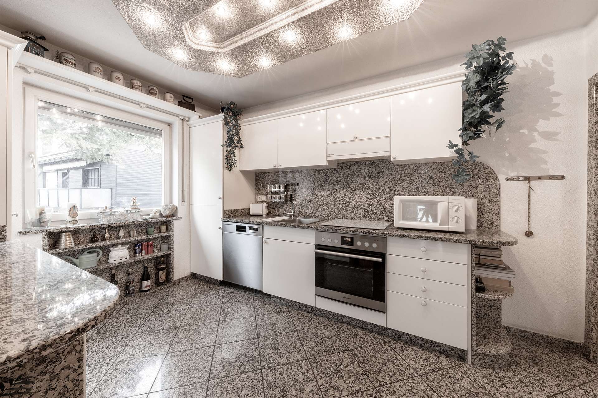 Immobilie in Vaterstetten - Sonniges 2-3 Parteienhaus in Vaterstetten für Familien oder als Renditeobjekt - Bild 0