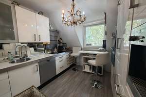 Charmante 2- Zimmer-Dachgeschosswohnung im Herzen von Kölner Innenstadtlage – Die vollständige Adresse der Immobilie erhältst du vom Anbieter., 50676 Altstadt/Süd, Köln – Vorschaubild 7
