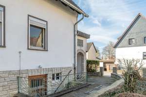 Zweifamilienhaus mit Potenzial auf großem Grundstück in Haverlah – Die vollständige Adresse der Immobilie erhältst du vom Anbieter., 38275 Haverlah – Vorschaubild 2