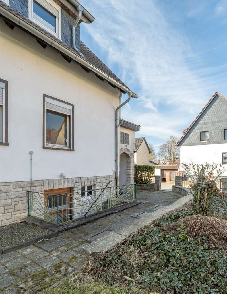 Immobilie in Haverlah - Zweifamilienhaus mit Potenzial auf großem Grundstück in Haverlah - Bild 1