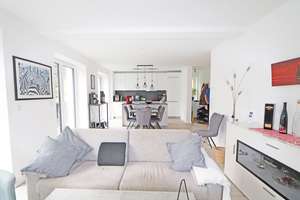 Elegante Wohnung mit herrlicher Dachterrasse! – Die vollständige Adresse der Immobilie erhältst du vom Anbieter., 22359 Volksdorf, Hamburg – Vorschaubild 3