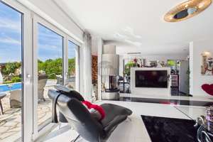 Stadtnah wohnen, privat genießen - Exklusives Traumhaus mit Pool! – Die vollständige Adresse der Immobilie erhältst du vom Anbieter., 30890 Barsinghausen – Vorschaubild 12