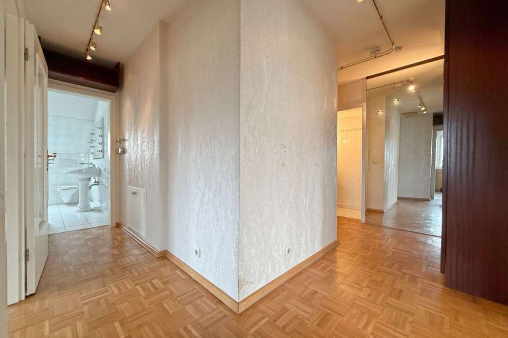 gemütliche 3 Zi. DG-Wohnung in Hamburg Rissen: 74 m² mit Südwest-Loggia & Garage in familiärer Lage, Hamburg – Bild 2