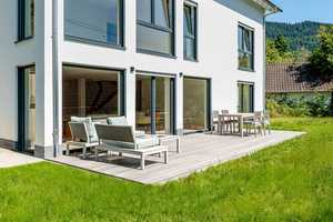 Eine sichere Entscheidung. Modernes Zweifamilienhaus, hochwertige Ausstattung, KfW55, Garten, Garage – Breisgau-Hochschwarzwald (Kreis) – Vorschaubild 5