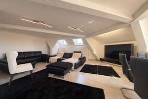 Moderne 4-Zimmer-Dachgeschosswohnung unter Denkmalschutz in Top-Lage der Fürther Innenstadt
