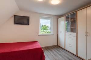 Zentrumsnahes Einfamilienhaus mit parkähnlichem Gartenparadies & PV-Anlage – Lammersdorfer Straße 17, 54576 Hillesheim – Vorschaubild 8