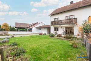 Charmante DHH für Paare & Familien: Garten, Garage und viel Nutzfläche