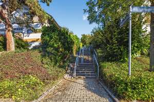 Seltene Gelegenheit! - Seniorenfreundliche 4-Zimmer-Wohnung mit 2 Balkonen, TG-Stellplatz, Aufzug! – Die vollständige Adresse der Immobilie erhältst du vom Anbieter., 75179 Nordstadt, Pforzheim – Vorschaubild 3