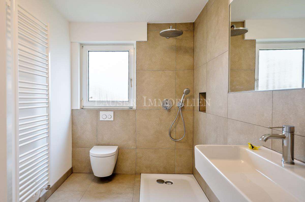 Anspruchsvolles Einfamilienhaus mit Doppelgarage in Stuttgarter Top-Halbhöhenlage - Photo 4