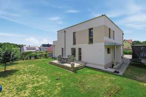Licht. Raum. Lebensqualität. – Hochwertiges Einfamilienhaus mit Pool, Kamin und Premium-Ausstattung – Die vollständige Adresse der Immobilie erhältst du vom Anbieter., 1109 Hellerau/Wilschdorf, Dresden – Vorschaubild 3
