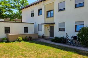 Schöne großzügige 3-Zimmer-Erdgeschoss-Wohnung mit Garten in Augsburg-Firnhaberau – Die vollständige Adresse der Immobilie erhältst du vom Anbieter., 86169 Firnhaberau, Augsburg – Vorschaubild 2