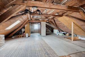 ***Großzügiges Mehrfamilienhaus mit 3 Wohneinheiten, PV- Anlage, Garagen & Werkstatt*** – 94431 Pilsting – Vorschaubild 32
