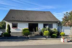 Freistehendes Einfamilienhaus mit großzügigem Platzangebot für die ganze Familie – Die vollständige Adresse der Immobilie erhältst du vom Anbieter., 52382 Niederzier – Vorschaubild 2