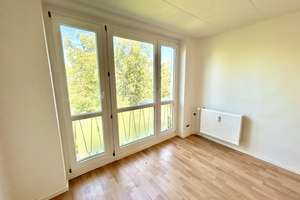 Charmante 2-Zimmer-Wohnung in begehrter Fichtestraße mit grüner Aussicht – Fichtestraße 11, 39112 Sudenburg, Magdeburg – Vorschaubild 1