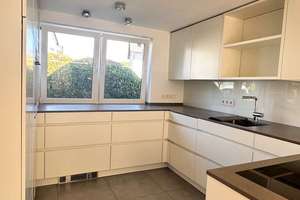 Familiendomizil mit herrlichem Südgarten – In den Krautgärten  8, 65779 Kelkheim (Taunus) – Vorschaubild 1