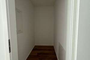 Hochwertige 5 Zimmer Erdgeschosswohnung mit großer Terrasse und Privatgarten zu vermieten – Würmtalstraße 89, 81375 Großhadern, München – Vorschaubild 12