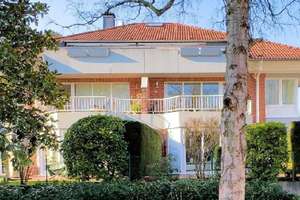 Düsseldorf-Angermund: Elegante Drei-Raum-Wohnung in der "Bel Ètage" mit großem Süd-Balkon