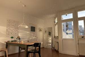 Traumhafte 90 m²-Wohnung mit Balkon, EBK und Skyline-Blick  – 5 min zum Grüneburgpark