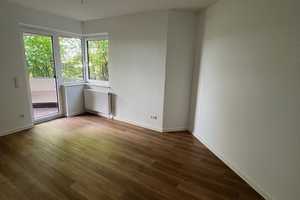 Wuppertal-Südstadt! Exklusive und barrierefreie 3 Zimmer Wohnung mit Balkon, direkt vom Eigentümer – Dürerstr. 11, 42119 Wuppertal – Vorschaubild 1