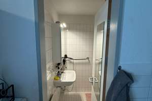 Nachmieter gesucht! 1-Zimmer Dachgeschosswohnung in Farmsen-Berne NUR FÜR STUDENTEN/ AUSZUBILDENDE – Berner Heerweg 183A, 22159 Farmsen-Berne, Hamburg – Vorschaubild 4