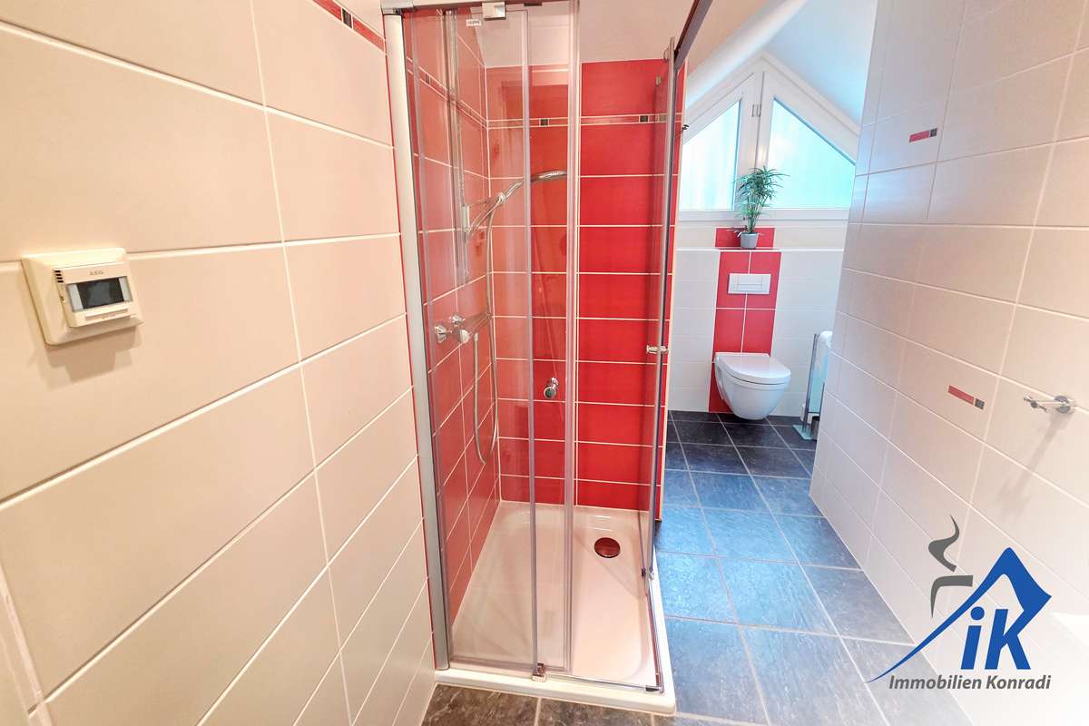 Immobilie in Wiesbach - IK | Wiesbach: Großzügiges Einfamilienhaus mit großem Grundstück und möglicher Einliegerwohnung - Bild 1