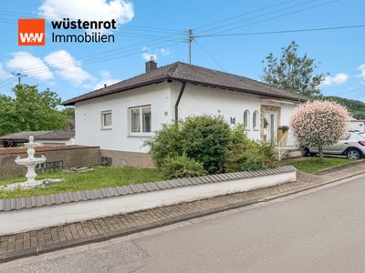 Gepflegter Bungalow mit Einliegerwohnung, Whirlpool und großer Garage in Schmelz