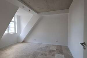3 Zimmer mit Galerie- Maisonnette mit Aufzug, EBK, Fussbodenh. Naturstein, 2 Bäder! – Stieglitzring 1D, 38642 Goslar – Vorschaubild 6