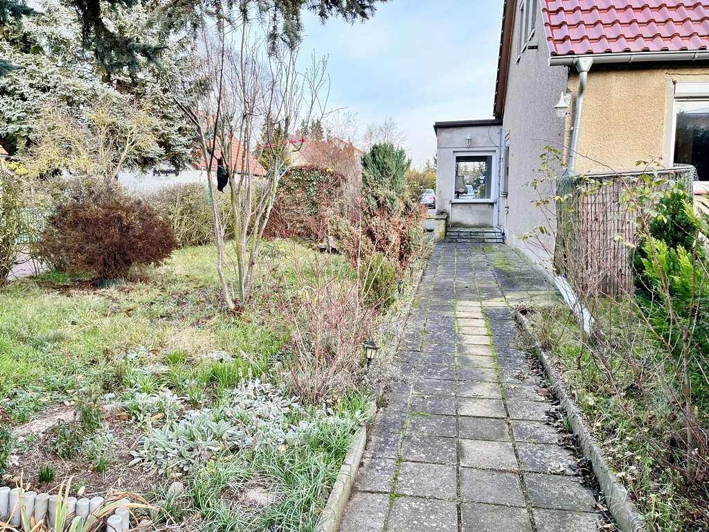 Immobilie in Merseburg - Doppelhaushälfte in beliebter und gefragter Wohnlage von Merseburg – ideal für Handwerker mit Ideen - Bild 2