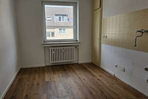 Nur für 2 Personen geeignet!!! Helle, neu ren. 3 Zi.-Wohn. in Duisburg-W`ort – Hultschinerstr. 93, 47055 Wanheimerort, Duisburg – Vorschaubild 3