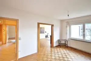 Großzügiges Familienhaus mit Gartenidylle und vielseitigen Nutzungsmöglichkeiten – Heilbronn – Vorschaubild 13