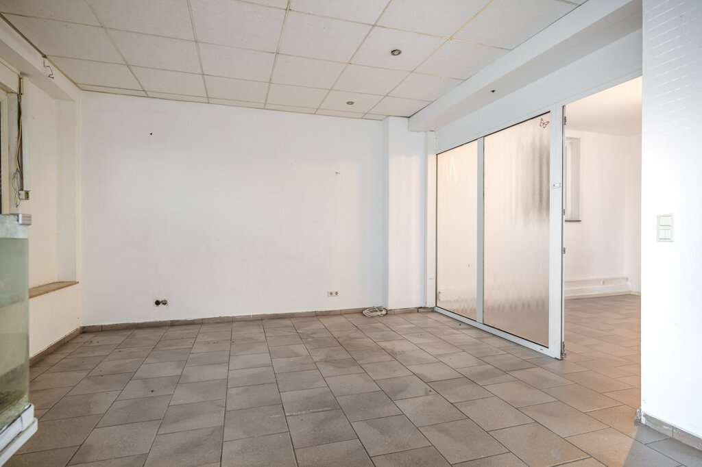 Immobilie in Aldenhoven - Großes, freistehendes Einfamilienhaus mit Einliegerwohnung und Garage  in Siersdorf - Bild 0