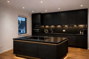 Erstbezug nach Kernsanierung – exklusive 72 m² Wohnung mit Premium-Küche, Balkon und Fußbodenheizung