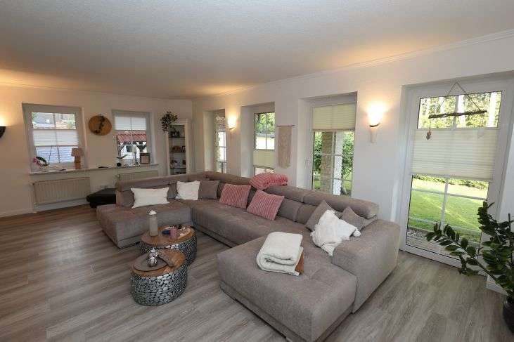 Immobilie in Dörpling - Ehemalige, modernisierte Dorfschule mit Doppelhauskonzept auf idyllischem Grundstück in Dörpling b.  - Bild 3