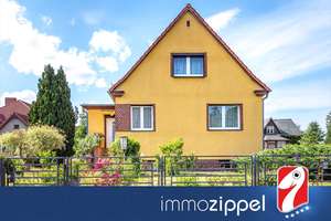 Ruhige Lage in Bernau OT Schönow: EFH mit 3 Zi., Kü., Bad, Keller, mass. Nebengebäude, 868 m² Grdst.