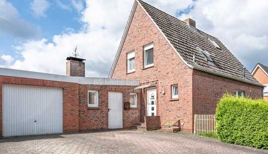 Bild von Renoviertes EFH mit Garage (mietfrei) in ruhiger, zentraler Lage von Weener